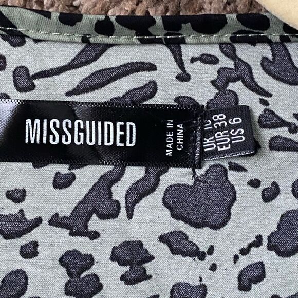 Misguided Green Animal Print Surplice Ruffle Dress. Size 6. - Picture 11 of 12